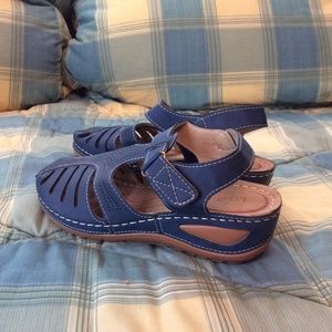NWOT Blue Leather Flats